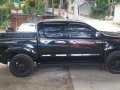 2010 Toyota Hilux G 4x4 MT Black Pickup For Sale -4