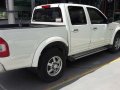 Isuzu Dmax 2004 4x2 AT White Pickup For Sale -1