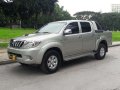 2005 Toyota Hilux 2.5 4x2 MT Silver For Sale -6