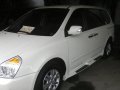 Well-maintained Kia Carnival 2012 for sale-3