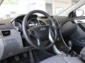 Well-maintained Hyundai Elantra E 2015 for sale-5