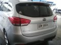 Well-maintained Kia Carens 2015 for sale-4