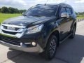 Good as new Isuzu MU-X 2017 for sale-2