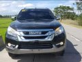 Good as new Isuzu MU-X 2017 for sale-1