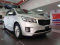 Hot Deals On Wheels Kia Grand CarnivaL 2018 11str Gold FOR SALE-0