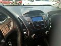 Hyundai Tucson 2011 AT White SUV For Sale -4