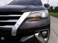Toyota Fortuner V 4x2 AT Black SUV For Sale -10