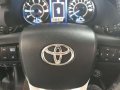 Toyota Fortuner V 4x2 AT Black SUV For Sale -7