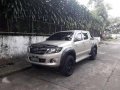 Toyota Hilux G MT 4x2 Diesel Silver Pickup For Sale -3