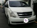 2009 Hyundai Starex AT White Van For Sale -1