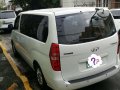 2009 Hyundai Starex AT White Van For Sale -4