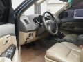 Toyota Fortuner V 4x4 12 automatic 2012 for sale-8