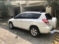 Toyota Rav 4 2009 pearl white 4x2 FOR SALE-2