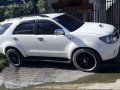 Toyota Fortuner V --- 4x4 for sale-0