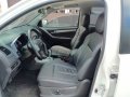 Well-maintained Isuzu MU-X 2015 for sale-2