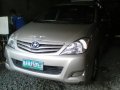 Well-kept Toyota Innova 2011 for sale-4