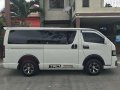 Toyota Hiace Commuter - 2013 manual diesel for sale-3