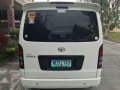 Toyota Hiace Commuter - 2013 manual diesel for sale-5
