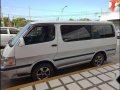 Toyota Hiace 2.0 GL 2002 White Van For Sale -2