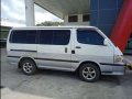 Toyota Hiace 2.0 GL 2002 White Van For Sale -7