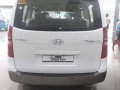 2018 Hyundai Starex Swivel Seat AT Promo 98k DP for sale-6