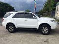 For sale 2004 White Toyota Fortuner 2.7G 4x2 A/T.-0
