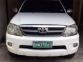 For sale 2004 White Toyota Fortuner 2.7G 4x2 A/T.-4