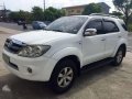 For sale 2004 White Toyota Fortuner 2.7G 4x2 A/T.-1