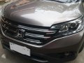 For sale slightly used and lady driven HONDA CRV TITANIUM 2015-1