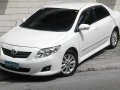 2010 Toyota Corolla Altis 1.6 V AT White For Sale -0