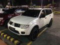 Mitsubishi Montero GLS AT 2010 White SUV For Sale -4