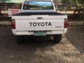 Fresh Toyota Hilux 2003 2.4 2.0 White For Sale -7