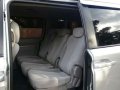 2010 Kia Carnival EX 2.9 CRDi Silver Van For Sale -8