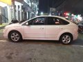 Ford Focus Hatchback 2007 AT White For Sale -9