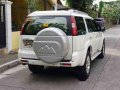 Ford Everest 2014 LIMITED M/T for sale-3