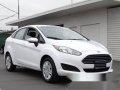 Ford Fiesta Color White manual transmission model 2014-0