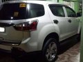 Isuzu Mu-X (Good as New) 2015 for sale -1