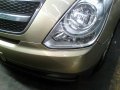 Hyundai Grand Starex 2008 GOLD A/T for sale-2