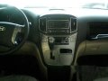 Hyundai Grand Starex 2017 A/T for sale-6