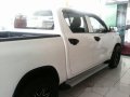 Toyota Hilux 2017 J M/T for sale-2