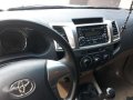 Toyota Hilux 2014 Silver Pickup For Sale -4