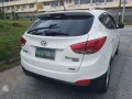 Hyundai Tucson 2011 white for sale-2