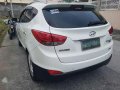 Hyundai Tucson 2011 white for sale-1