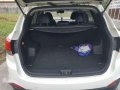 Hyundai Tucson 2011 white for sale-4