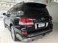 Well-maintained Lexus LX 570 2016 for sale-2