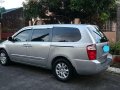 2010 Kia Carnival EX 2.9 CRDi Silver Van For Sale -10