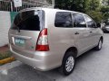 Toyota Innova E 2012 for sale -3