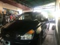 FOR SALE Kia Carnival 2010-1