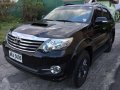 Toyota Fortuner 2015 V Black SUV For Sale -2