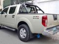 Nissan Frontier Navara 2010 LE A/T for sale-4